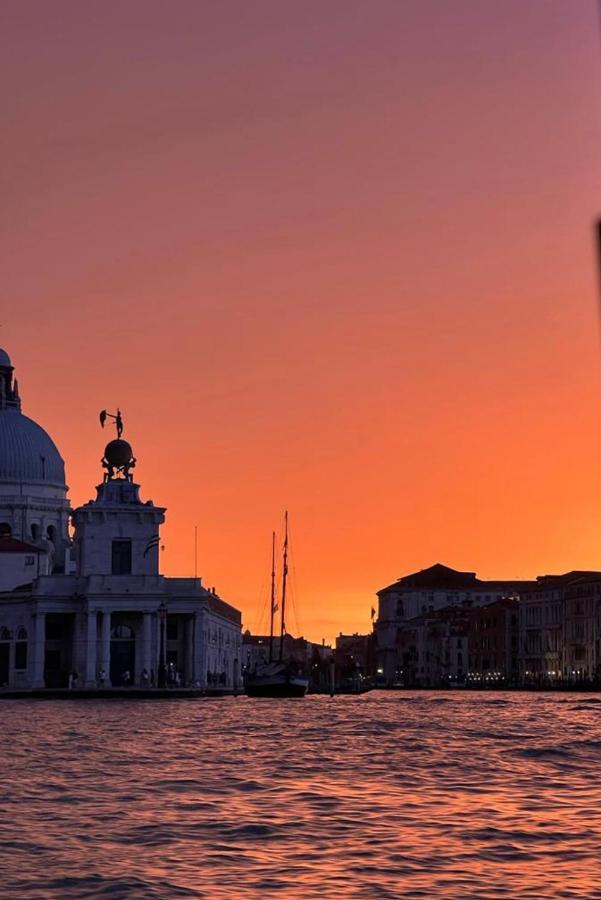 Ca' Yvonne Alloggio A Venedig-Lido Exteriör bild